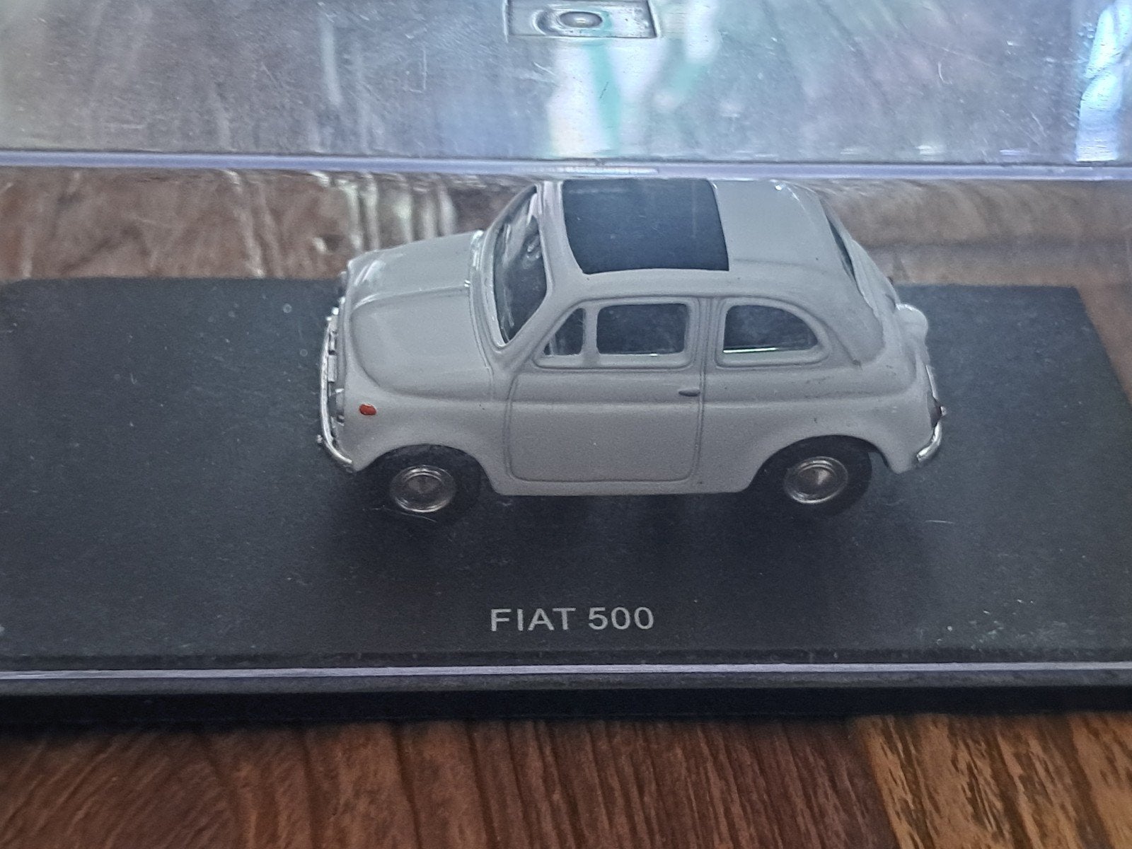 Fiat 500 Revell Metal Edition 1:43 in originele verpakking, Ophalen of Verzenden