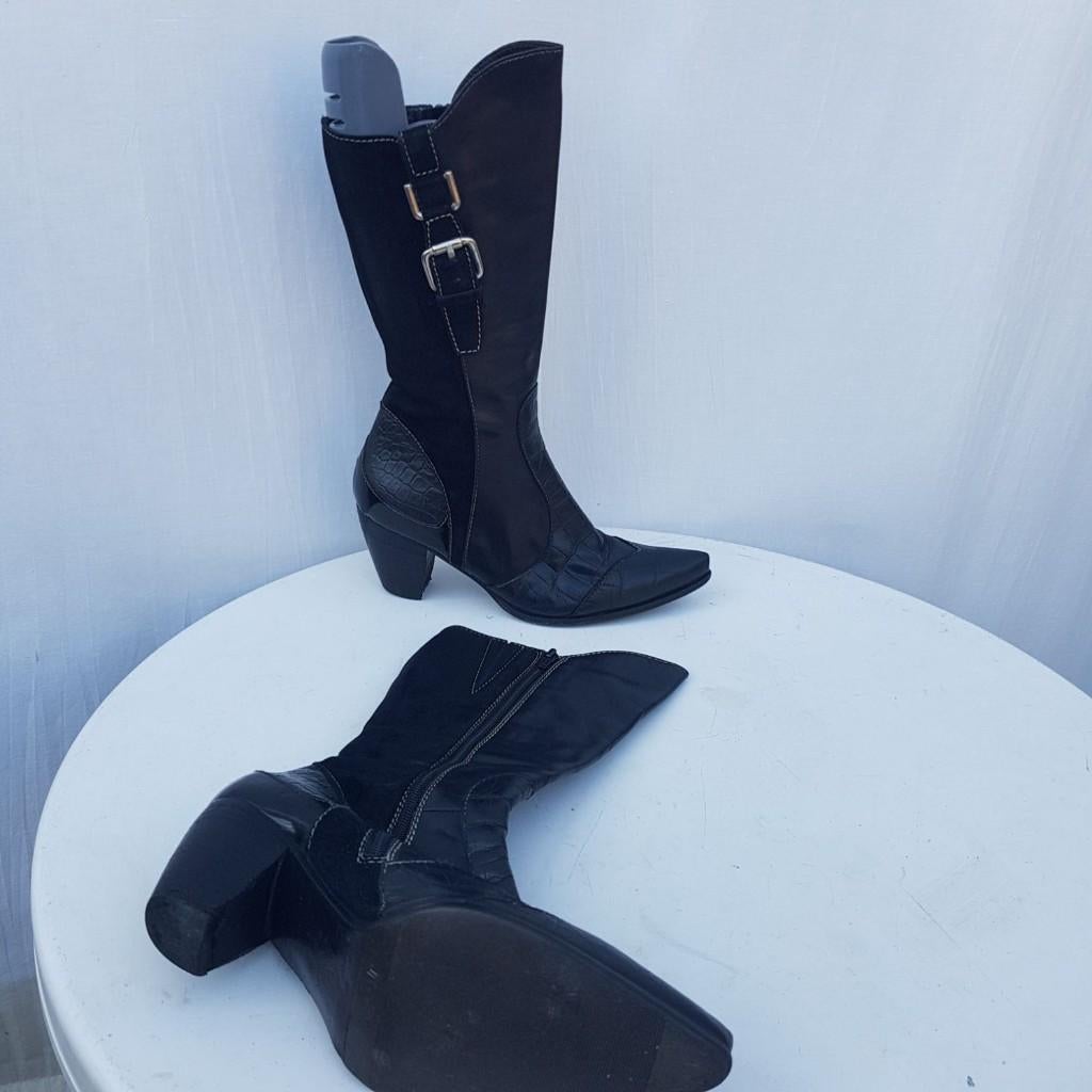 Mooie zwarte leren dames laarzen mt 38.merk dyva, Kleding | Dames, Schoenen, Hoge laarzen, ., Zwart, Ophalen of Verzenden