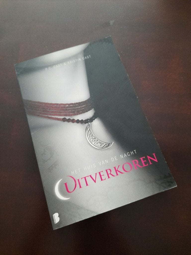 P.C. Cast & Kristin Cast - uitverkoren, Boeken, Ophalen of Verzenden, Zo goed als nieuw