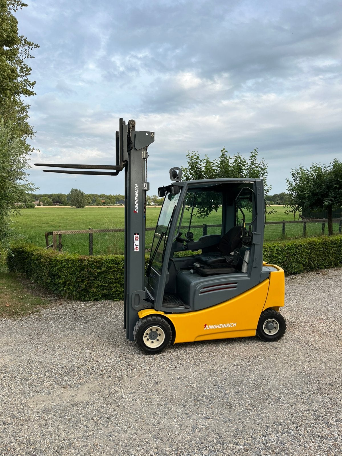 Jungheinrich 1800kg freelift sideshift triplo  4e functie✅, 1000 tot 2000 kg, Ophalen of Verzenden, Elektrisch, Heftruck
