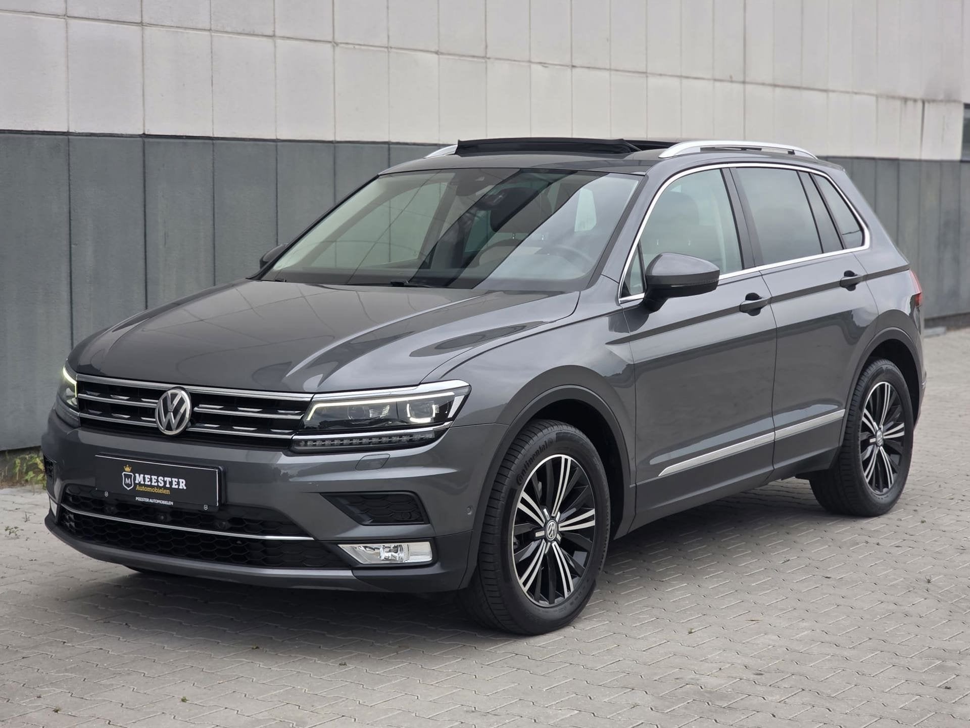 Volkswagen Tiguan 1.4 TSI ACT Highline |PANO|LED|VIRT.cockp., Dealer onderhouden, Zwart, 4 cilinders, Alcantara