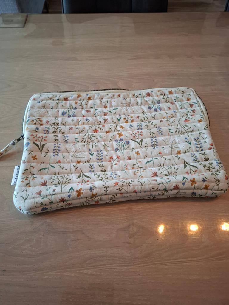 Dille & Kamille Laptophoes, 16 inch, veldbloemen, Ophalen of Verzenden