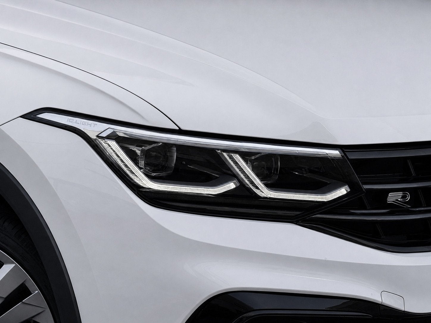 Volkswagen Tiguan 1.4 TSI eHybrid R-Line Virtual Carplay Acc, 4 cilinders, Met garantie (alle), Wit, Hybride Elektrisch/Benzine