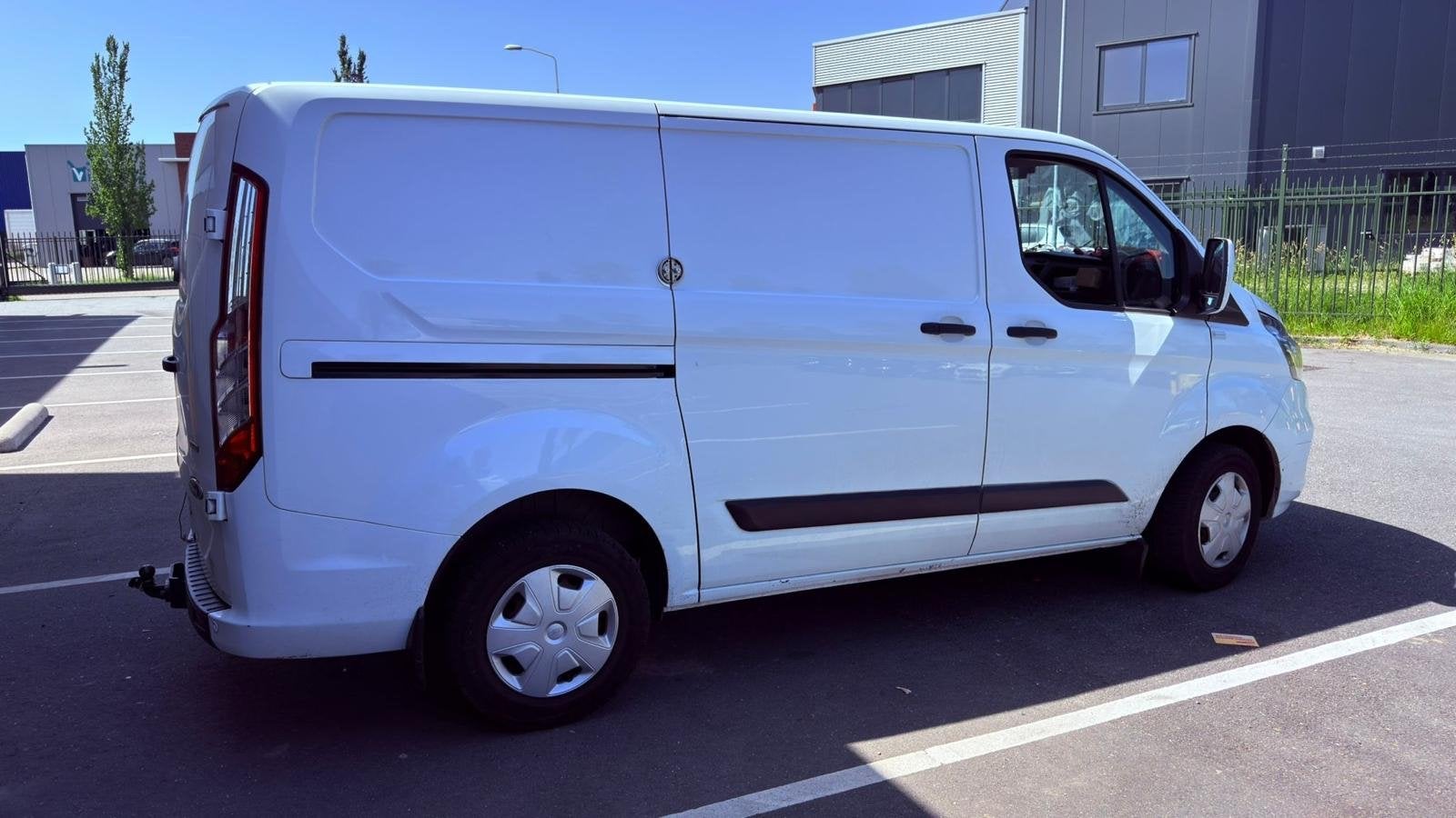 Foto 4 van Ford Transit Custom  GB 2.0 Tdci 105PK 280 L1h1 2018