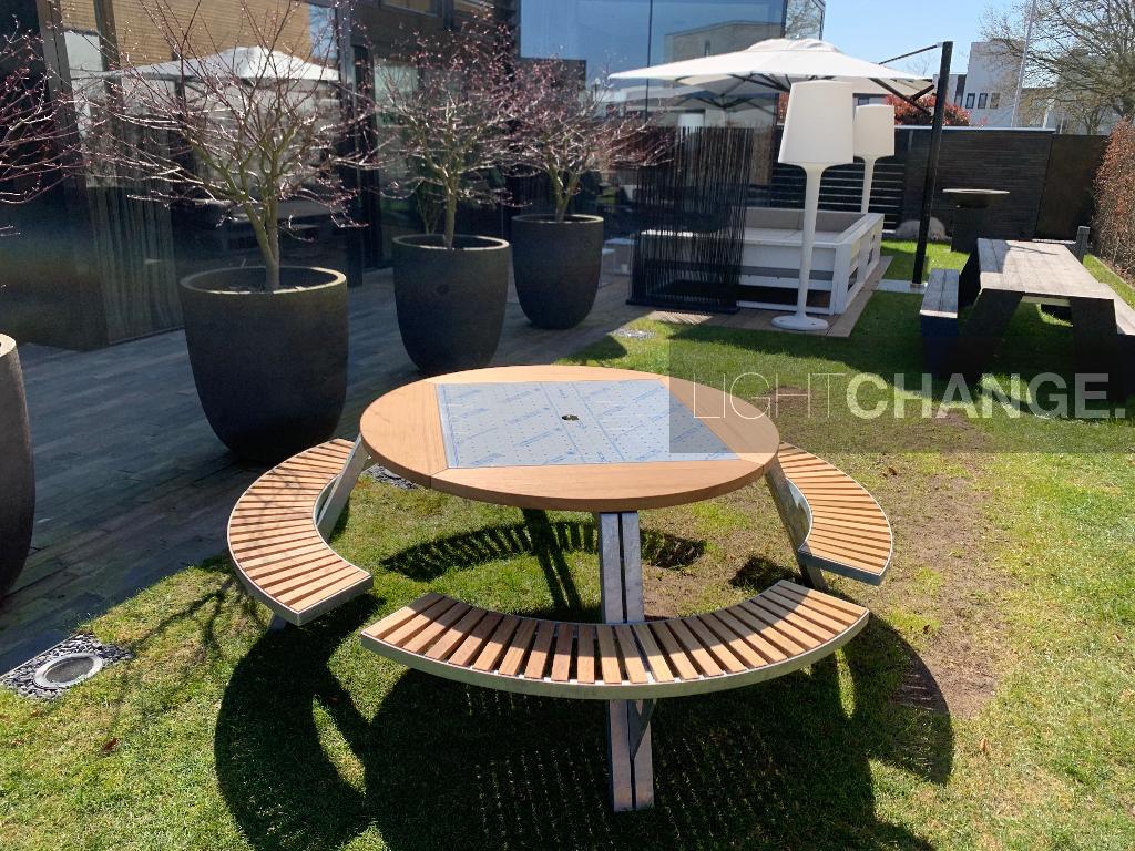 Extremis Gargantua picknicktafel zie ook Hopper + Pantagruel, Waterstad 23, Rond, Zo goed als nieuw, Info@lightchange.nl