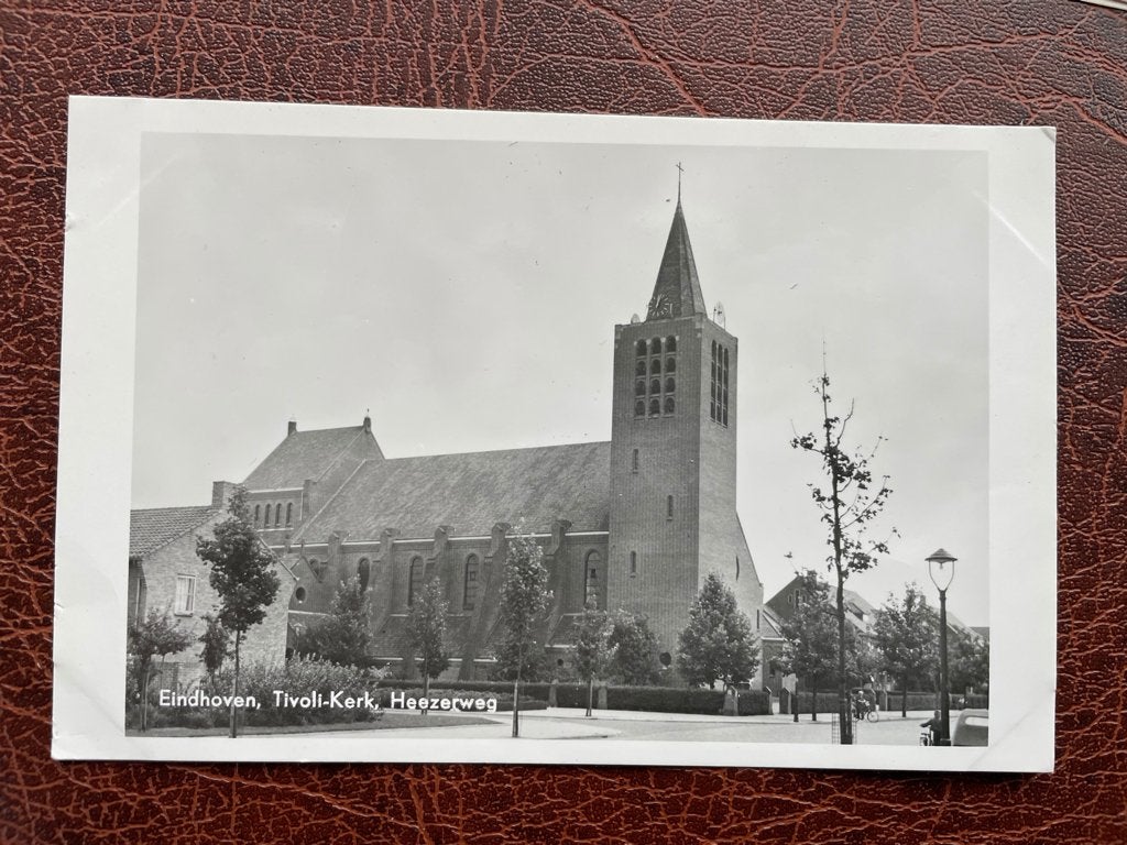 ansichtkaart van Eindhoven, Tivoli-Kerk , Heezerweg., Verzamelen, Verzenden, 1940 tot 1960, Noord-Brabant