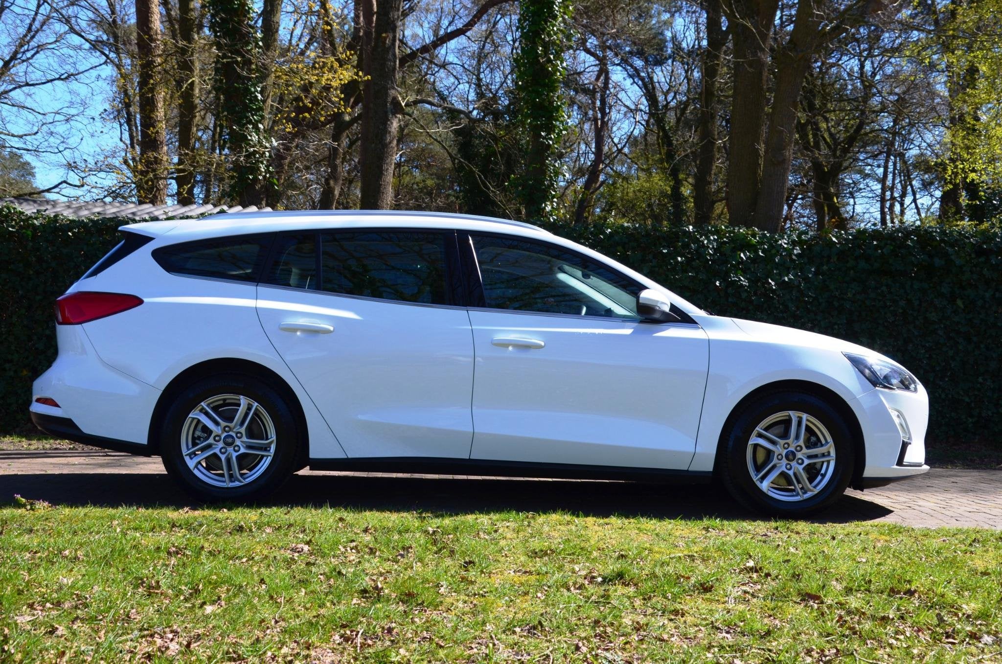 Ford Focus Wagon 1.0 EcoBoost Trend Edition Business Navi/Pd, Gebruikt, Euro 6, 1283 kg, Wit