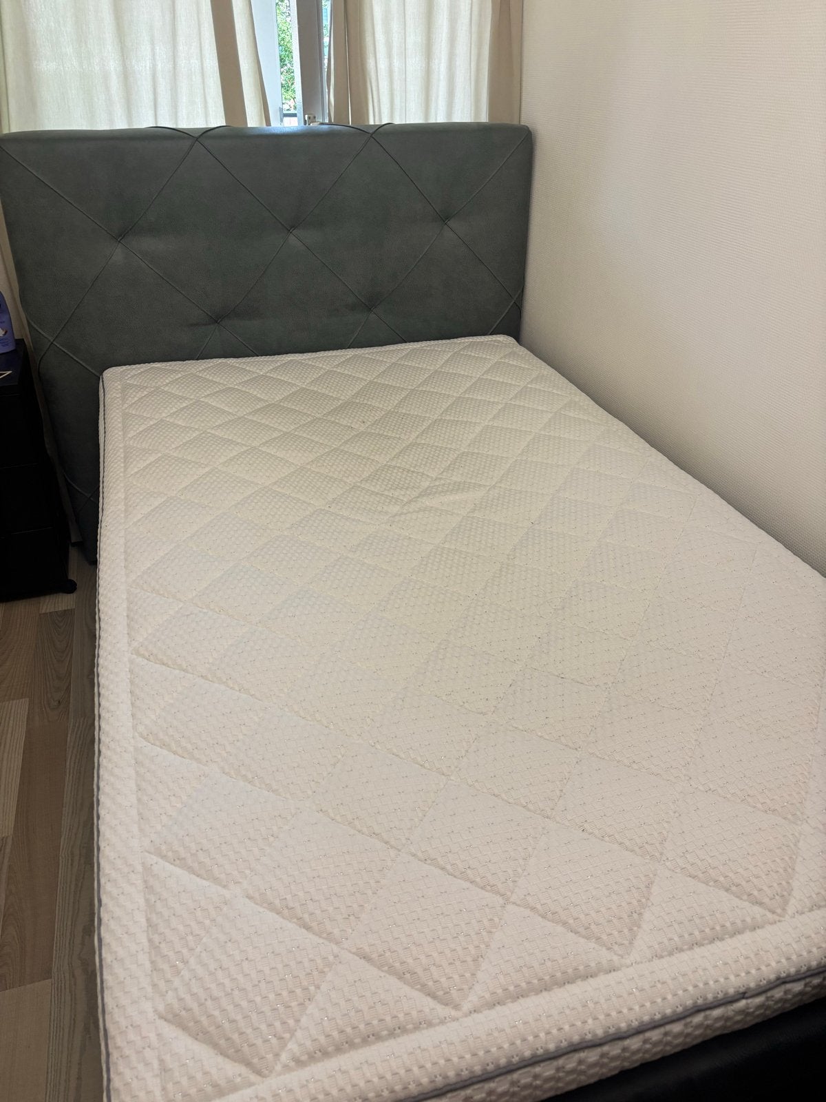 Comfortabel eenpersoons boxspringbed met hoofdbord, Ophalen, Eenpersoons, Zo goed als nieuw, 120 cm