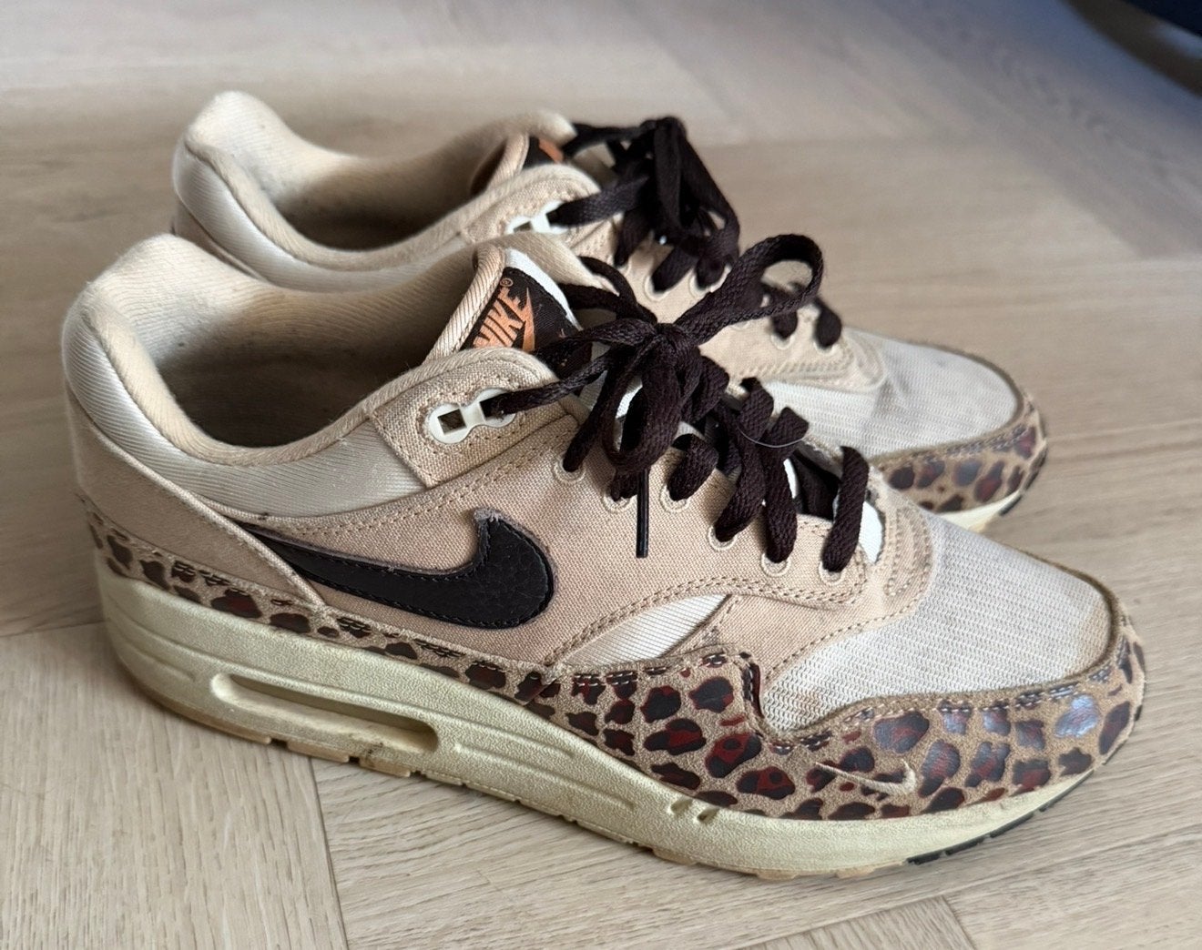 Nike Air Max 1 '87 Sesame Leopard - Maat 43, Ophalen of Verzenden, Gedragen, Beige, Sneakers of Gympen