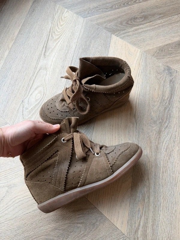 Isabel Marant Bekett Sneakers Beige Suède | Goede Staat, Isabel Marant, Beige, Ophalen of Verzenden, Sneakers of Gympen