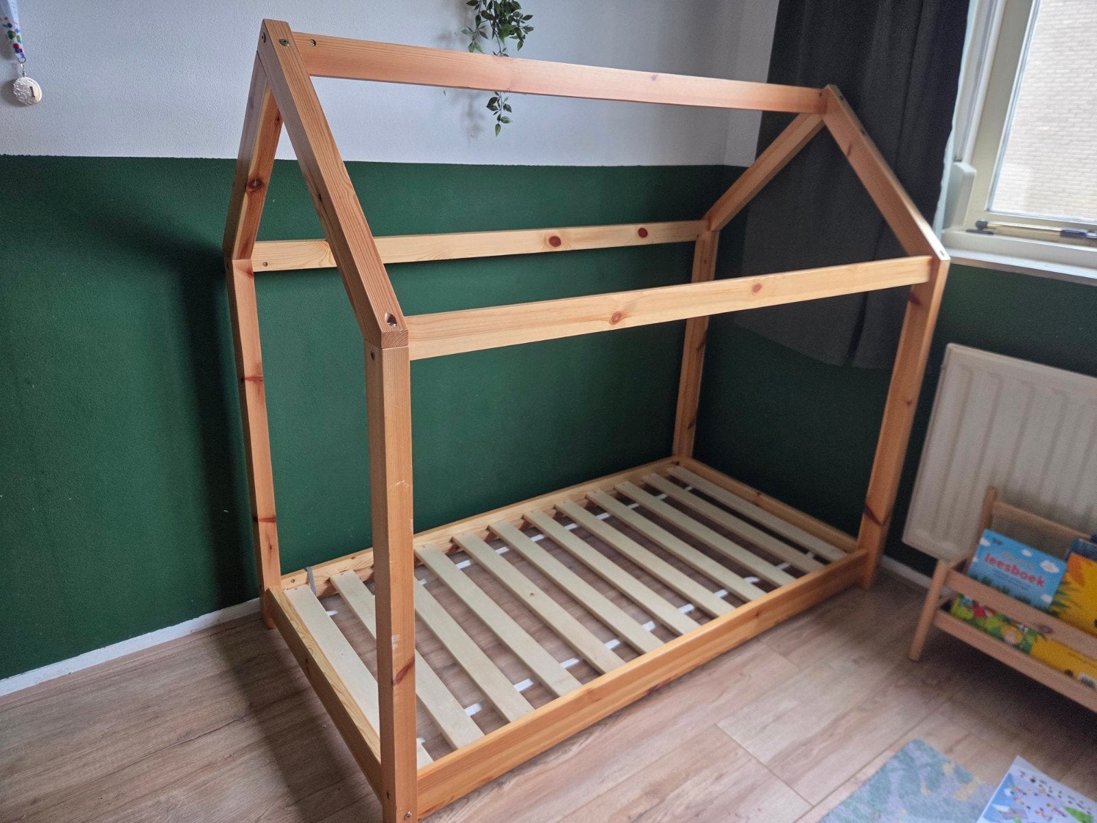 Bedhuisje (incl hoes grijs met "raampjes/luikjes"), Ophalen, 140 tot 160 cm, 70 tot 85 cm, Matras