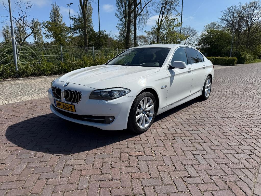 BMW 5-Serie 523i, Auto's, BMW, Zwart, 2000 kg, Sedan, Geïmporteerd