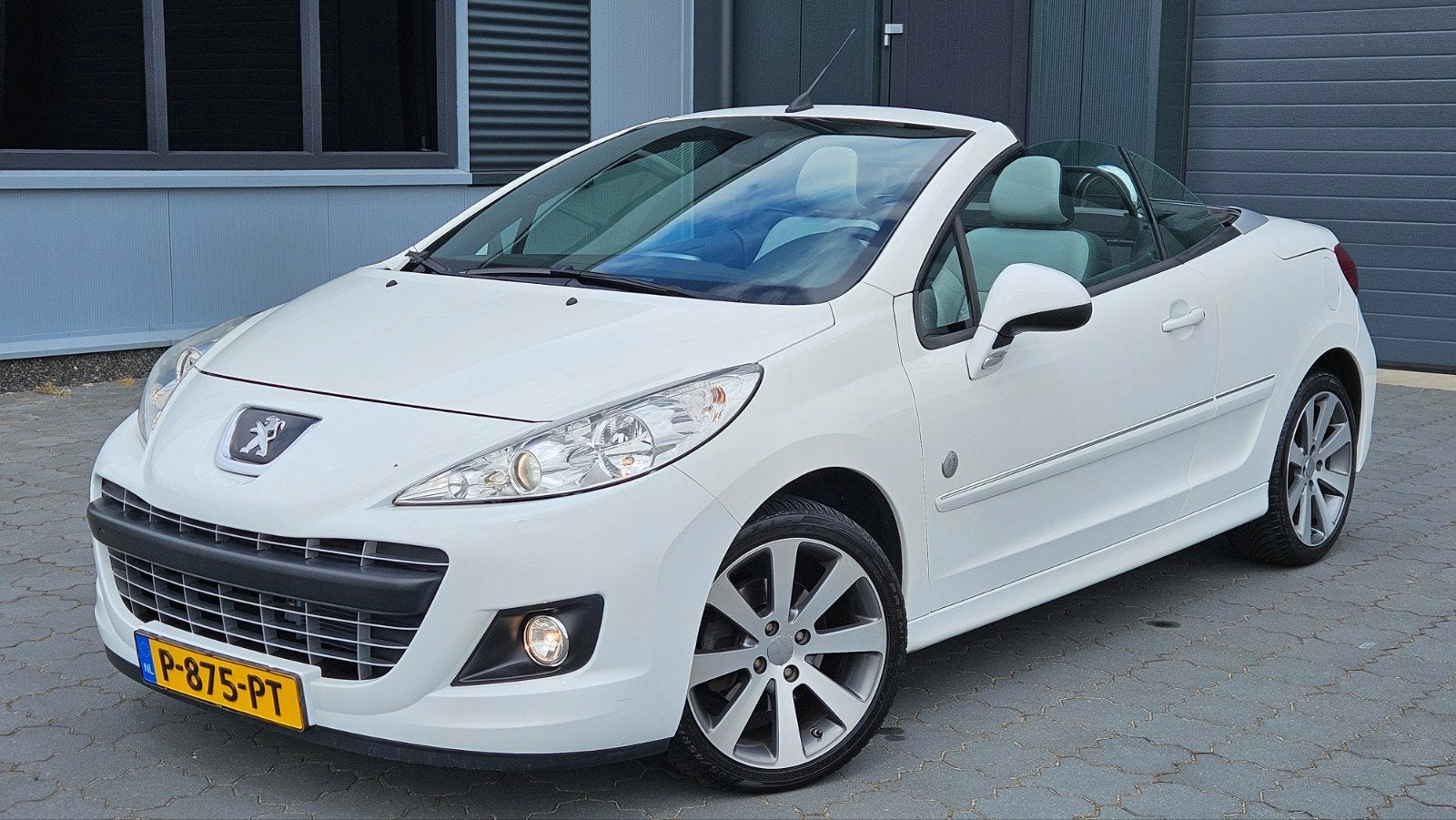Peugeot 207CC - Roland Garros - Stoelverwarming - Cruise, Voorwielaandrijving, 15 km/l, Zwart, Cabriolet