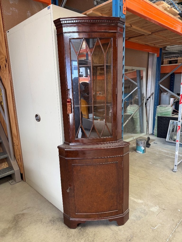 Vitrine Kastje Hoek, Antiek en Kunst, Curiosa en Brocante, Ophalen
