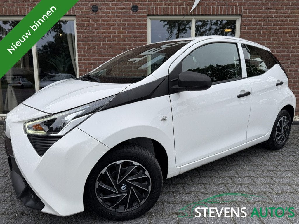 Toyota Aygo 1.0 VVT-i x-fun RIJKLAAR / AIRCO / BLUETOOTH / E, Voorwielaandrijving, Stof, Gebruikt, 4 stoelen
