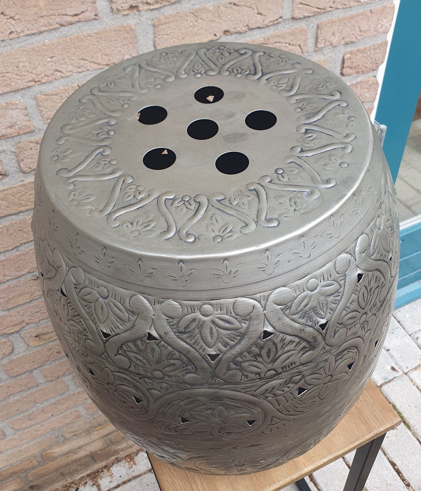 Oosterse Bijzettafel / Opbergkruk met Deksel (Aluminium), Ophalen