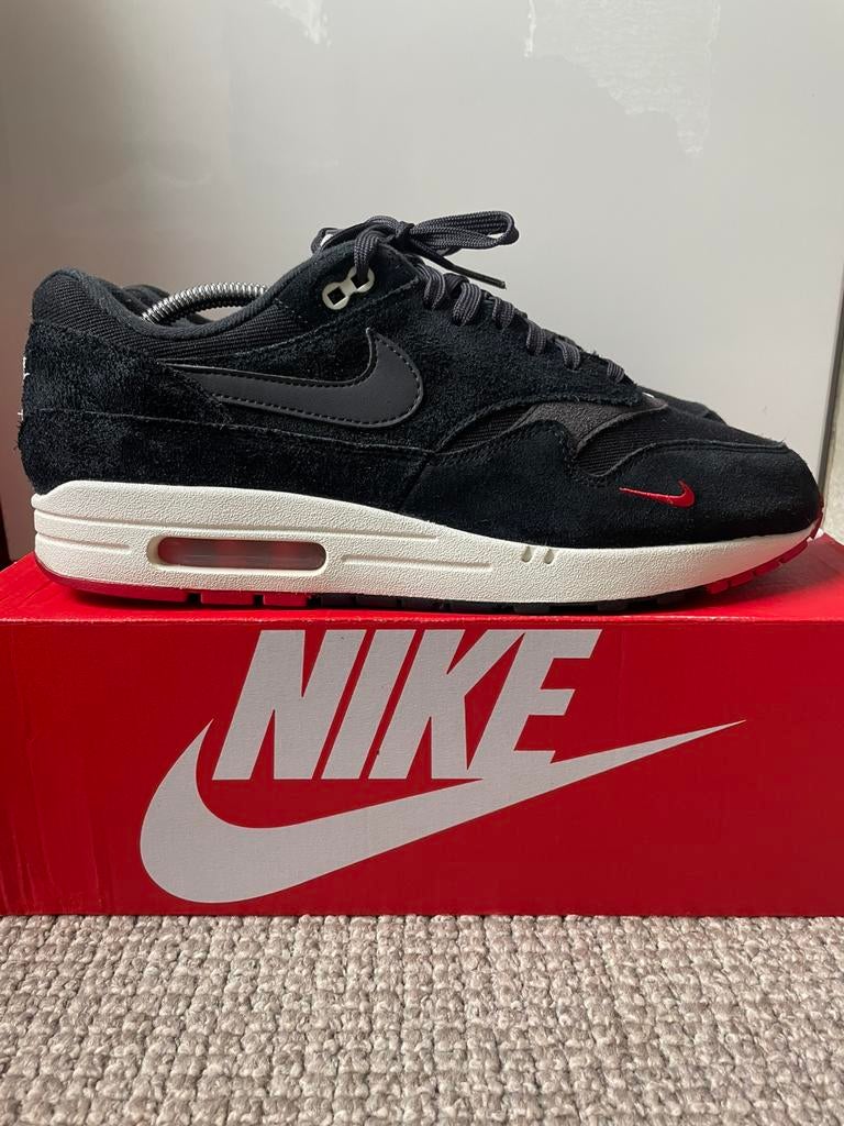 Nike air max 1 mini swoosh “Bred” / 45,5, Ophalen of Verzenden, Zo goed als nieuw, Zwart