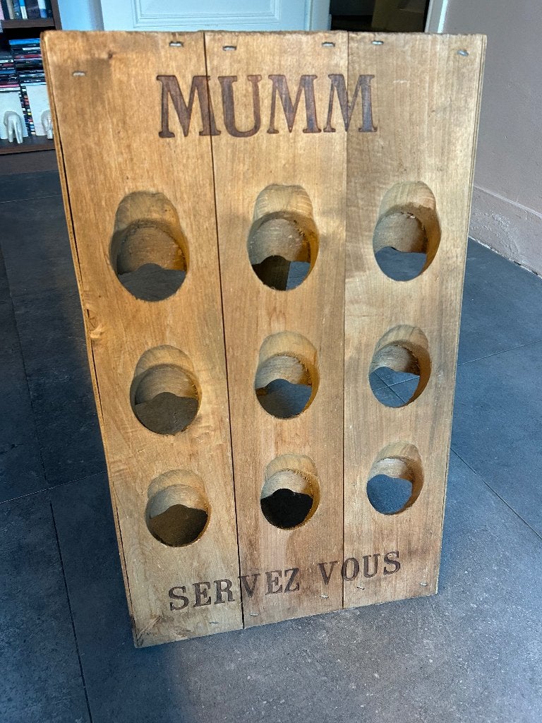Mumm rek voor champagneflessen, Ophalen