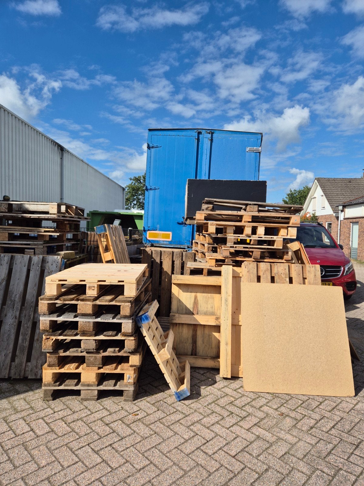 Gratis af te halen pallets voor bijvoorbeeld brandhout, Ophalen