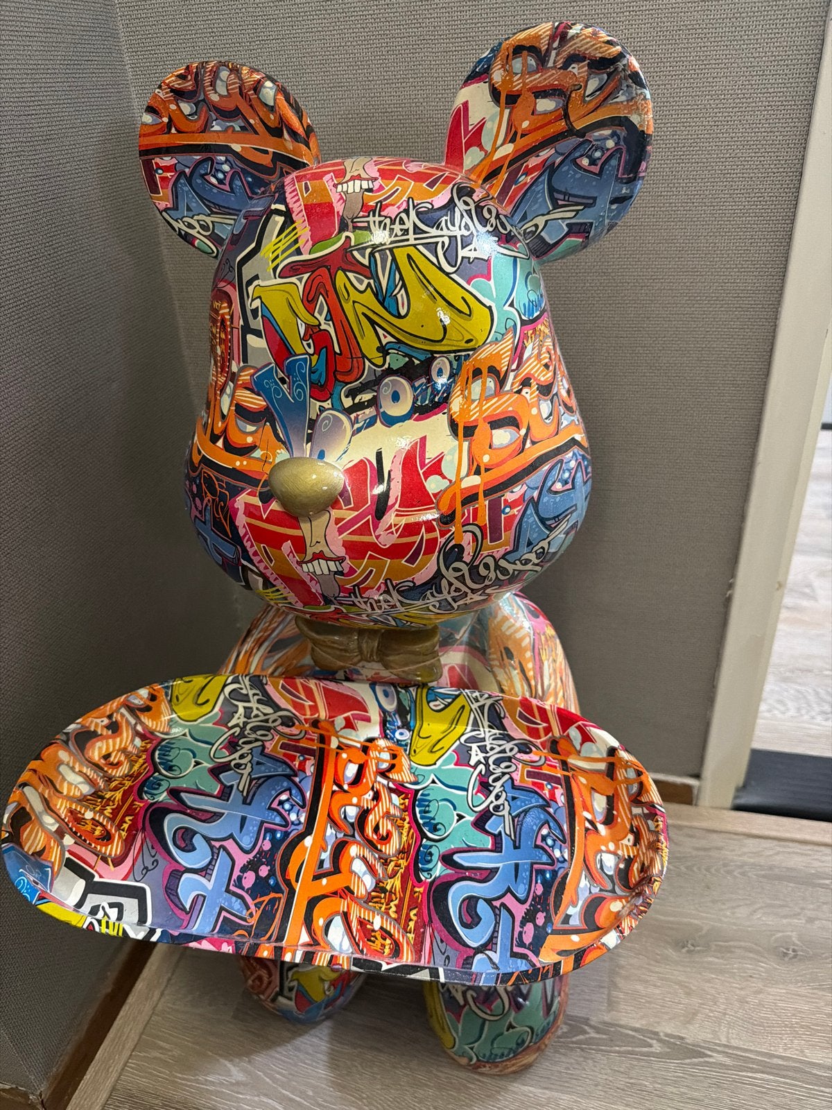 Graffiti Beer Beeld met Dienblad - Uniek Design, Ophalen