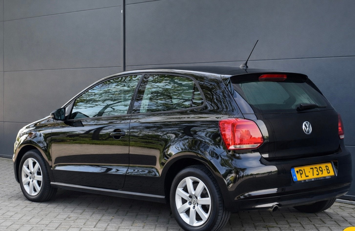 Volkswagen Polo 1.2 TDI 55KW BM 2011 Zwart, Auto's, Volkswagen, Voorwielaandrijving, 74 pk, 1199 cc, 96 €/maand