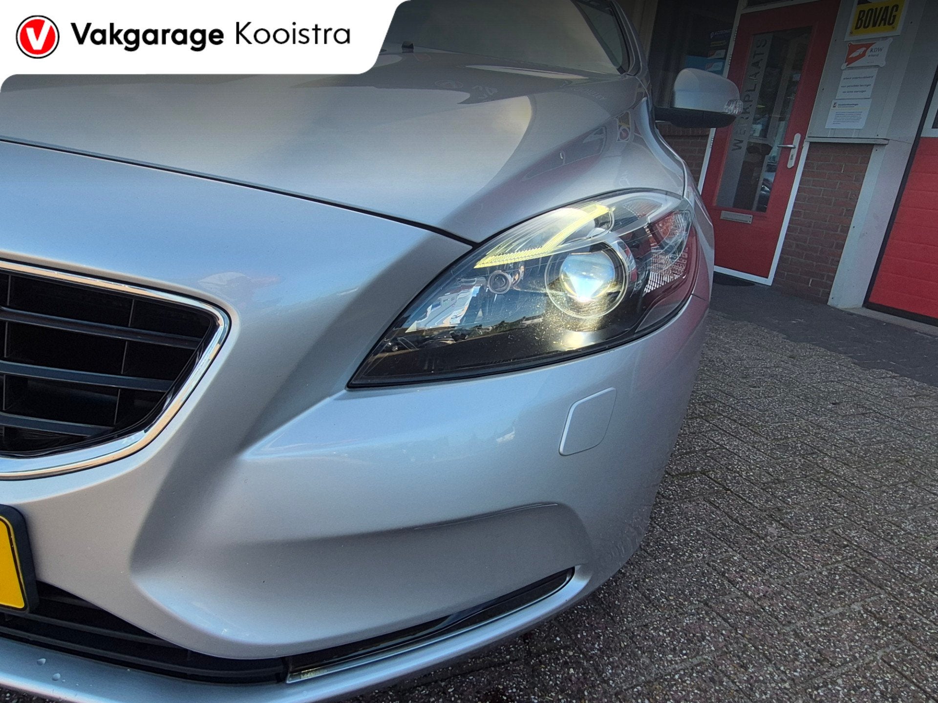 Volvo V40 1.6 T2 Summum|Navi|Cruise, Auto's, Stof, Gebruikt, Zwart, 4 cilinders