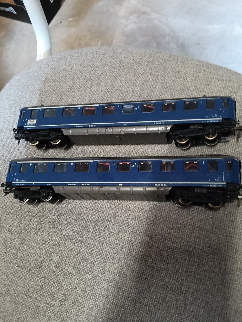 Fleischmann 2 oude NS rijtuigen met verlichting, Gebruikt, Gelijkstroom, Fleischmann, Wagon