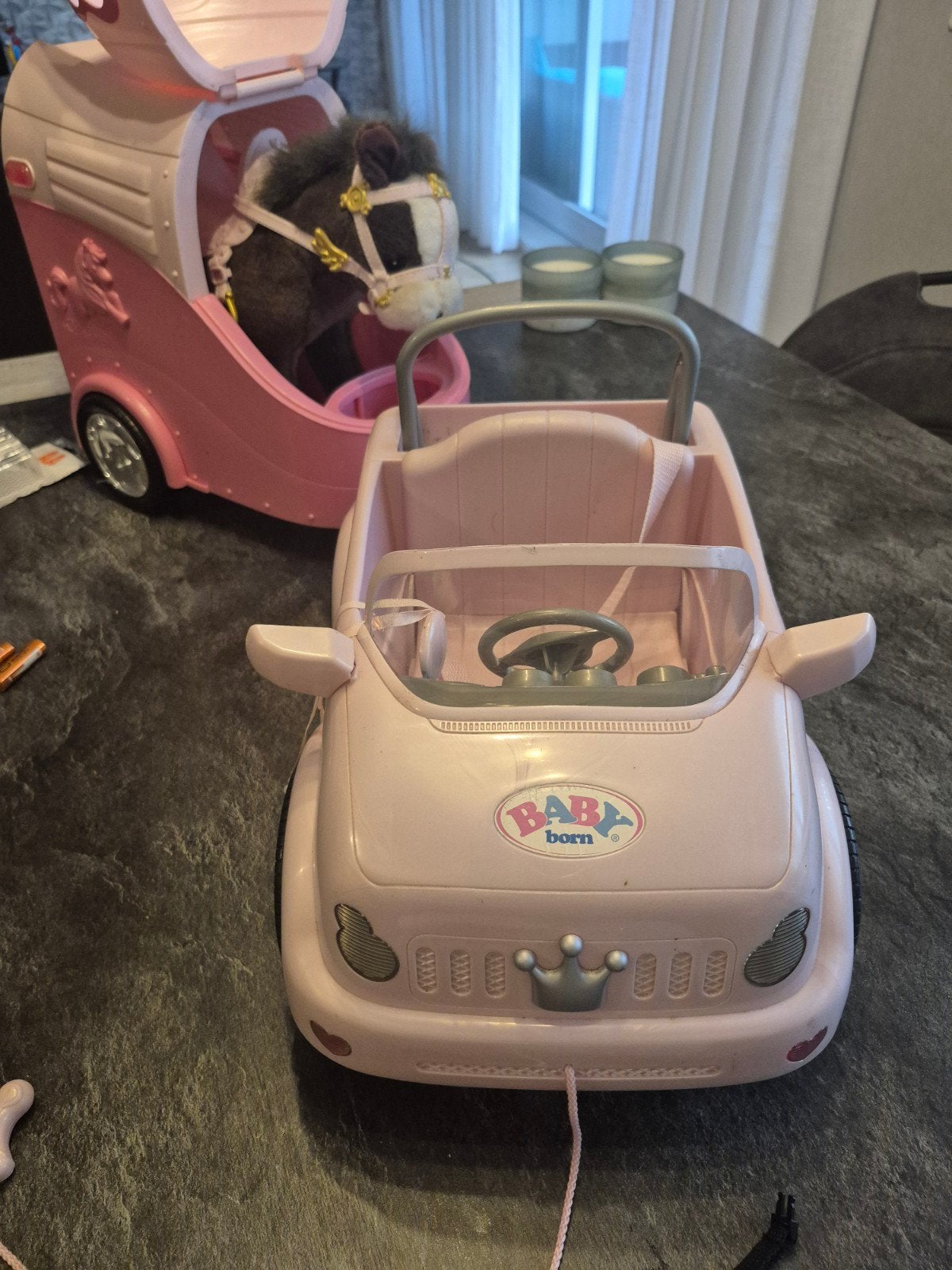 Baby Born auto met paardentrailer en accessoires, Ophalen, Gebruikt