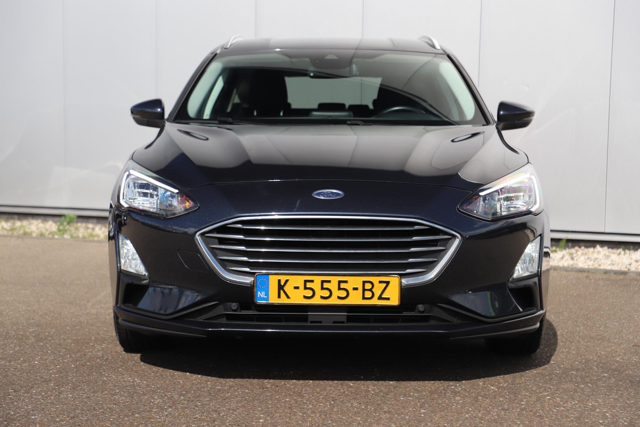 Foto 2 van Ford Focus Wagon 1.0 EcoBoost Hybrid Titanium X Business 125