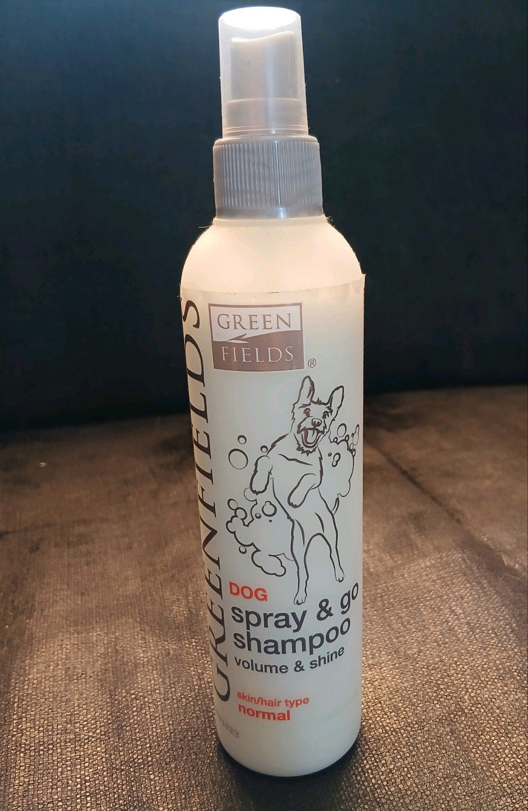 Honden shampoo droogshampoo, Dieren en Toebehoren, Overige merken, Ophalen of Verzenden, Zo goed als nieuw, Overige typen