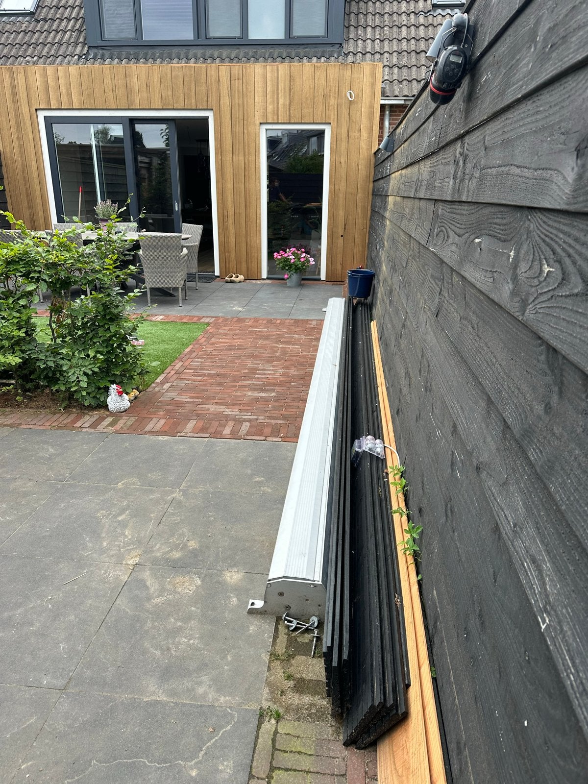 Grijs wit gestreept elektrisch zonnescherm (gebruikt), Ophalen, Gebruikt, Elektrisch, 150 tot 300 cm