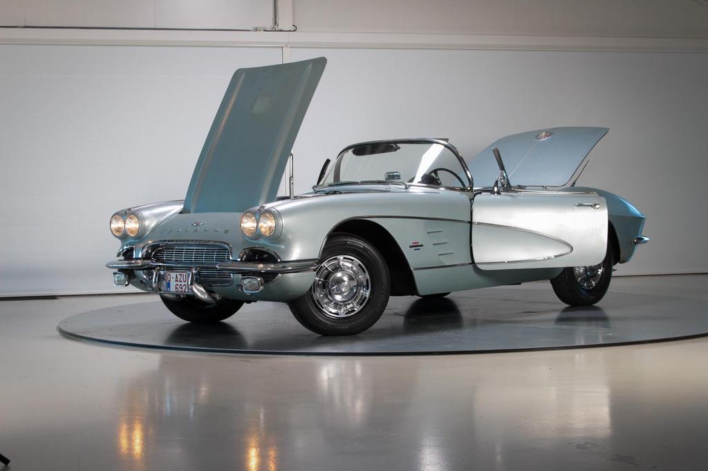 1961 Chevrolet Corvette C1 Convertible with Hardtop Survivor, Auto's, Achterwielaandrijving, Zwart, Bedrijf, Handgeschakeld