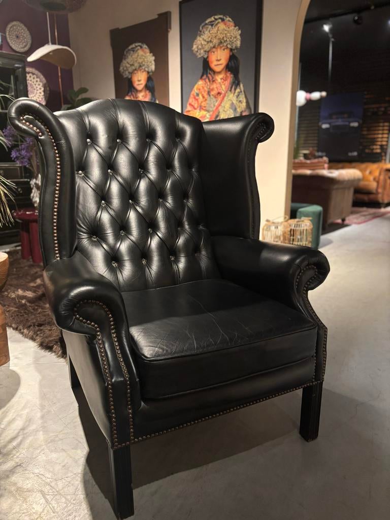Chesterfield Oorfauteuil Zwart Leer, Gebruikt, Www.plein5living.nl, 75 tot 100 cm, Chesterfield