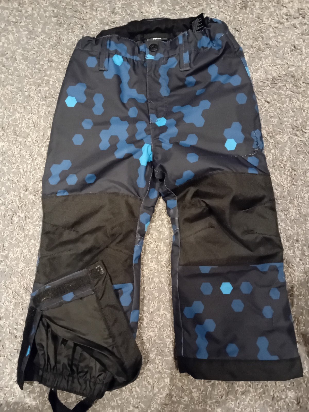 Skibroek maat 104 - Blauw/Zwart met patroon, Kinderen en Baby's, Ophalen of Verzenden, Gebruikt, Jongen of Meisje, Broek