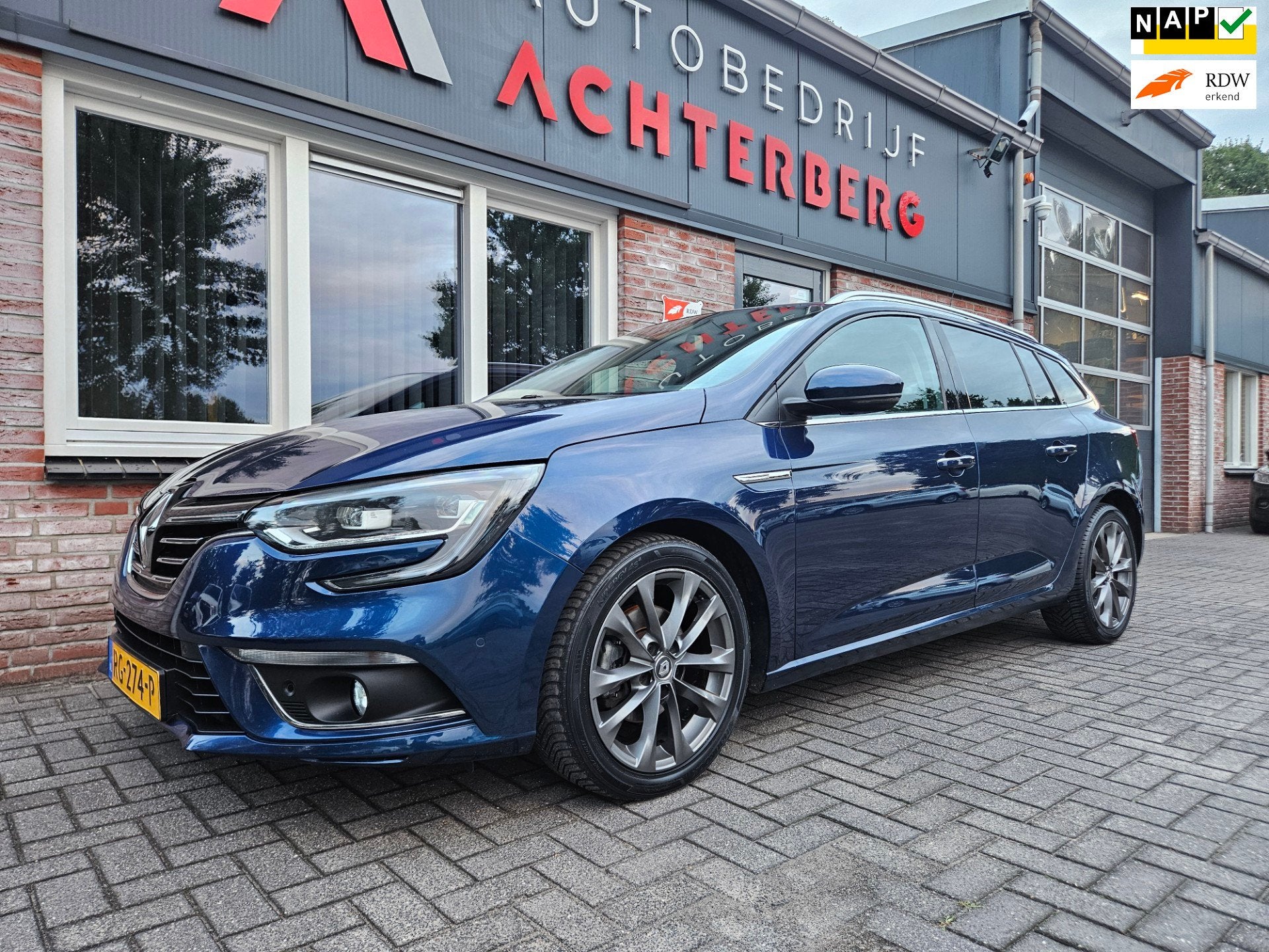 Renault Mégane Estate 1.2 TCe Série Signature Exclusiv Lee, Auto's, Voorwielaandrijving, Gebruikt, 4 cilinders, Blauw