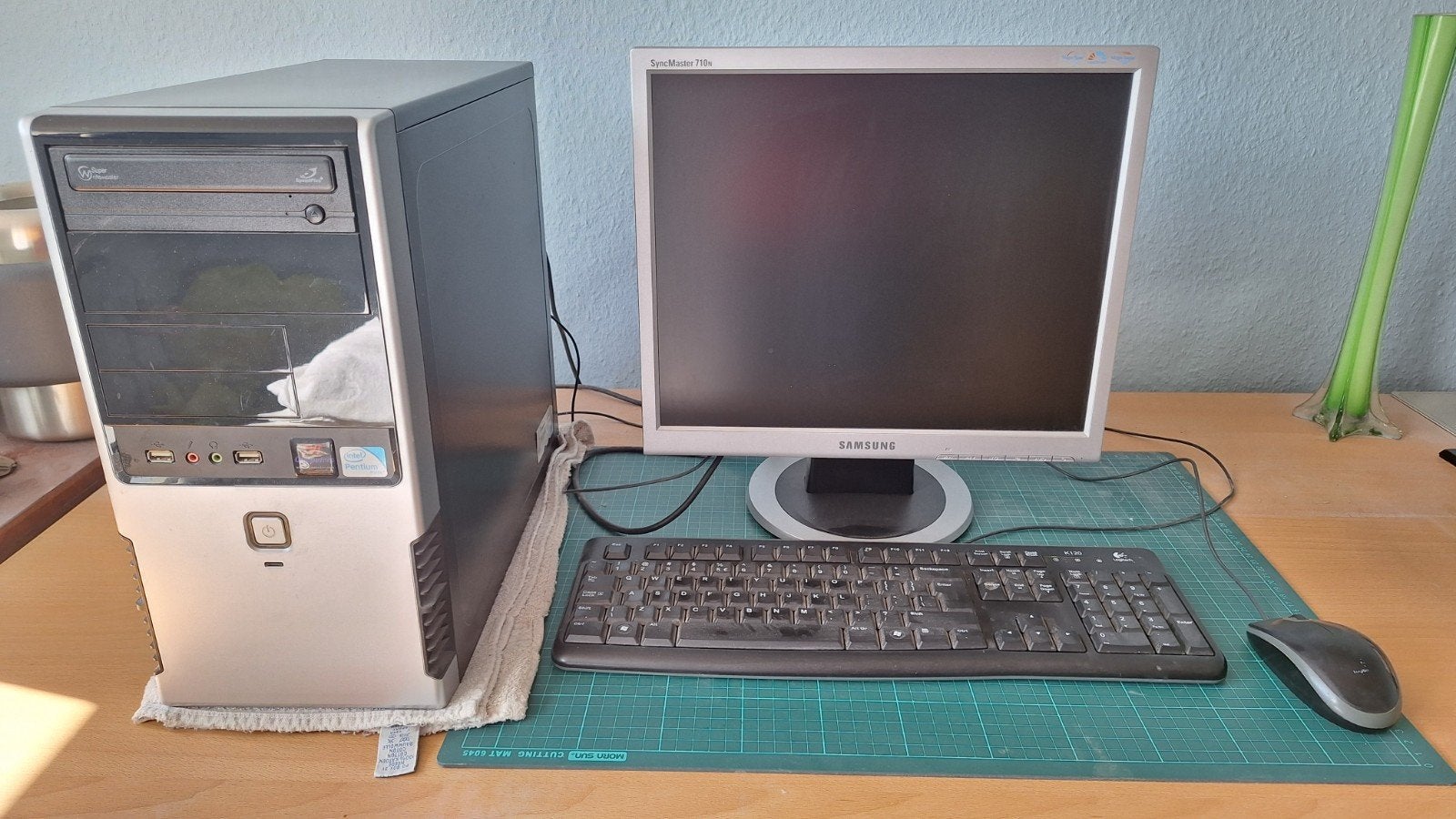 Desktop PC met Intel Pentium processor en Samsung monitor, Ophalen, Gebruikt, HDD, Minder dan 4 GB
