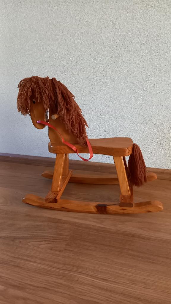 houten hobbelpaard, Ophalen, Gebruikt