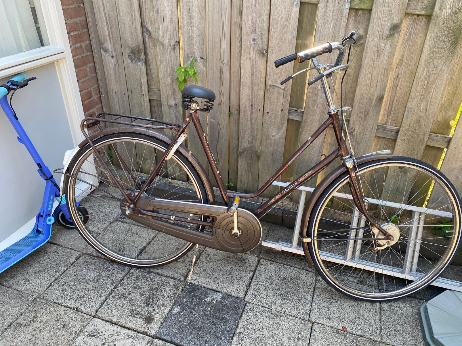 Gazelle damesfiets, Ophalen
