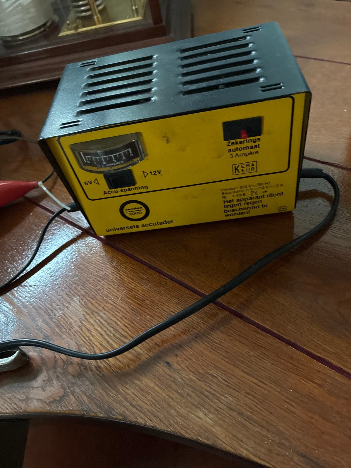 Universele Acculader 6V/12V - Automatisch, Ophalen of Verzenden, Gebruikt, Universele onderdelen