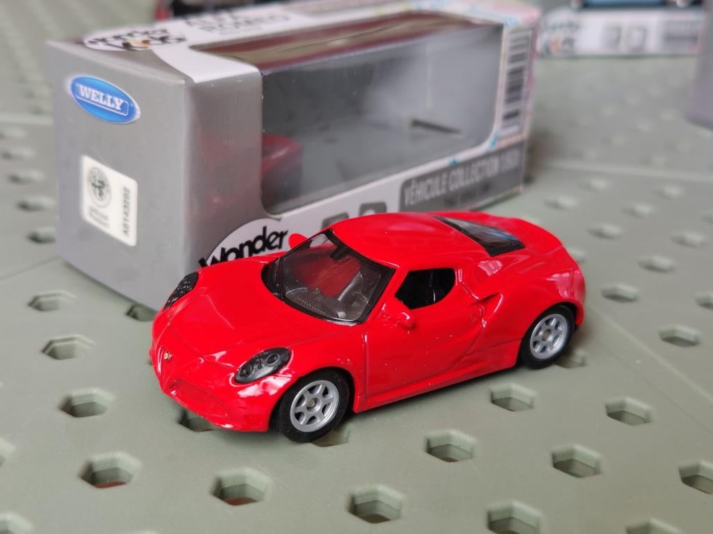 Welly Alfa Romeo 4C ROOD, Ophalen of Verzenden, Auto