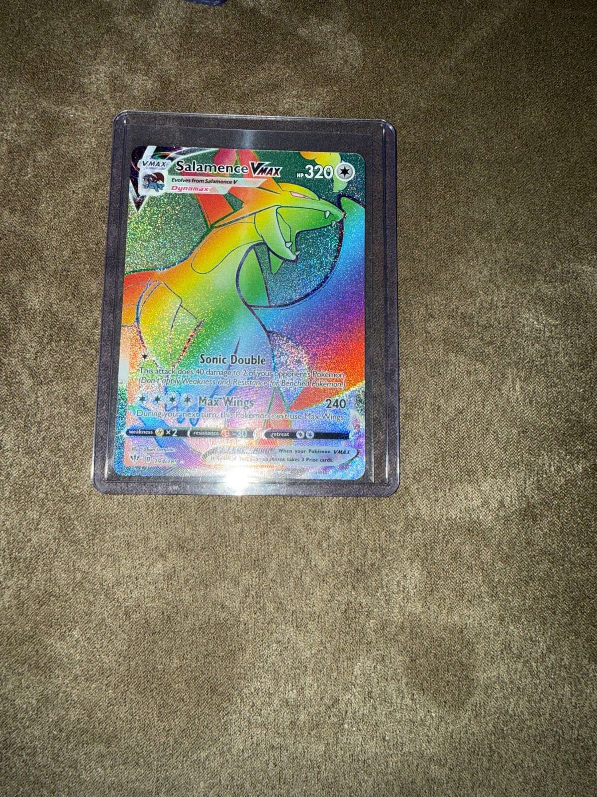 Salamence VMAX Rainbow Rare Pokémon Kaart, Ophalen of Verzenden, Zo goed als nieuw, Losse kaart, Foil