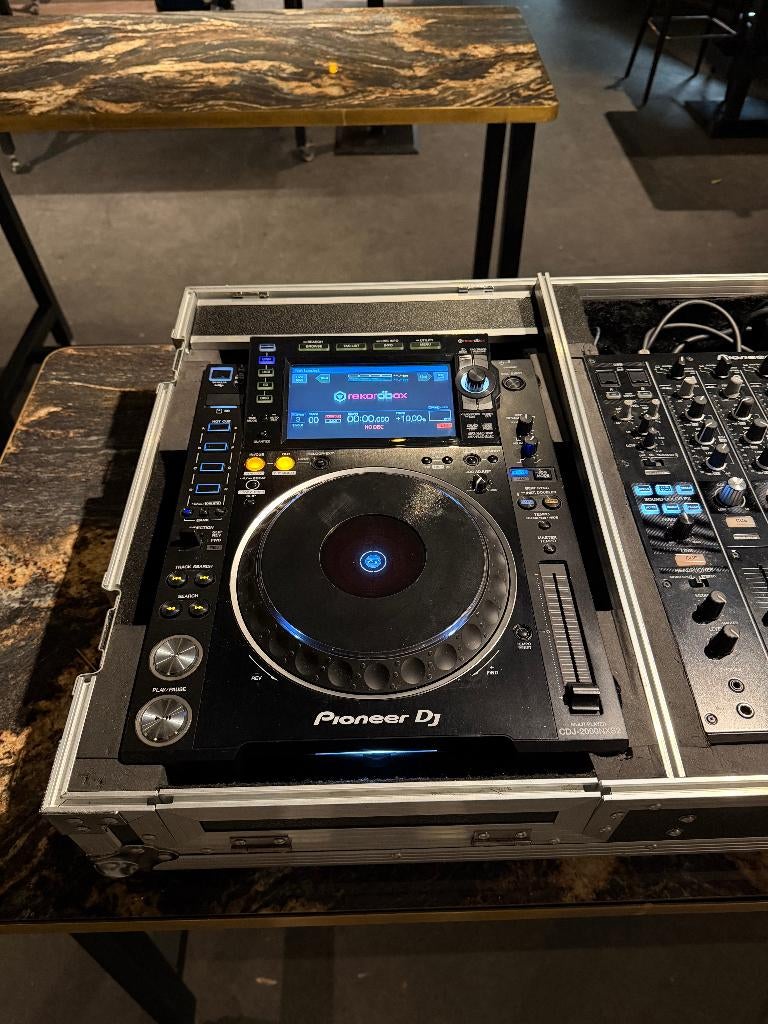 Pioneer CDJ 2000 NXS2 + DJM 900 NXS2 set + case, Ophalen, Gebruikt, Draaitafel, Pioneer