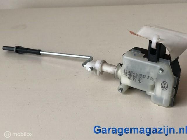 Tankklepvergrendelingsmotor hella 5M0810773 VW Golf Plus, Gebruikt, Volkswagen, Ophalen of Verzenden, Volkswagen