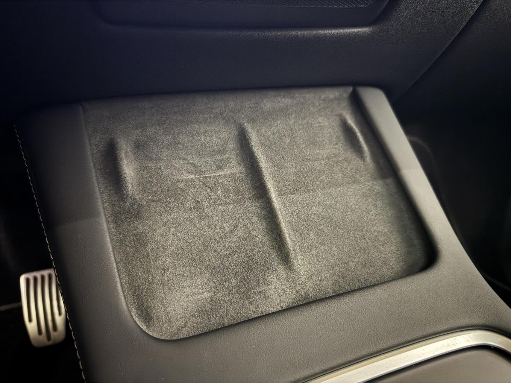 Foto 48 van Tesla Model Y RWD 58 kWh 92% SOH Black Edition Trekhaak FSD