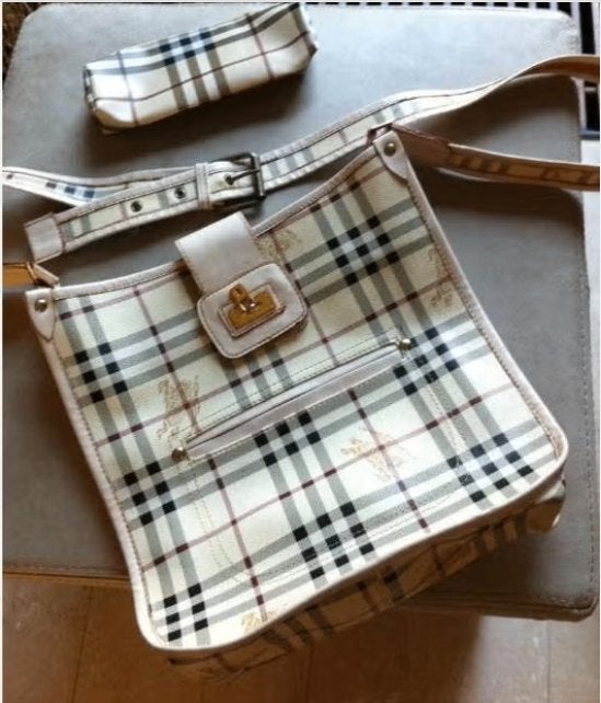 Dames schoudertas + bijpassend etui Burbery L 30 cm Br 30 cm, Ophalen of Verzenden, Zo goed als nieuw, Overige kleuren, Overige merken