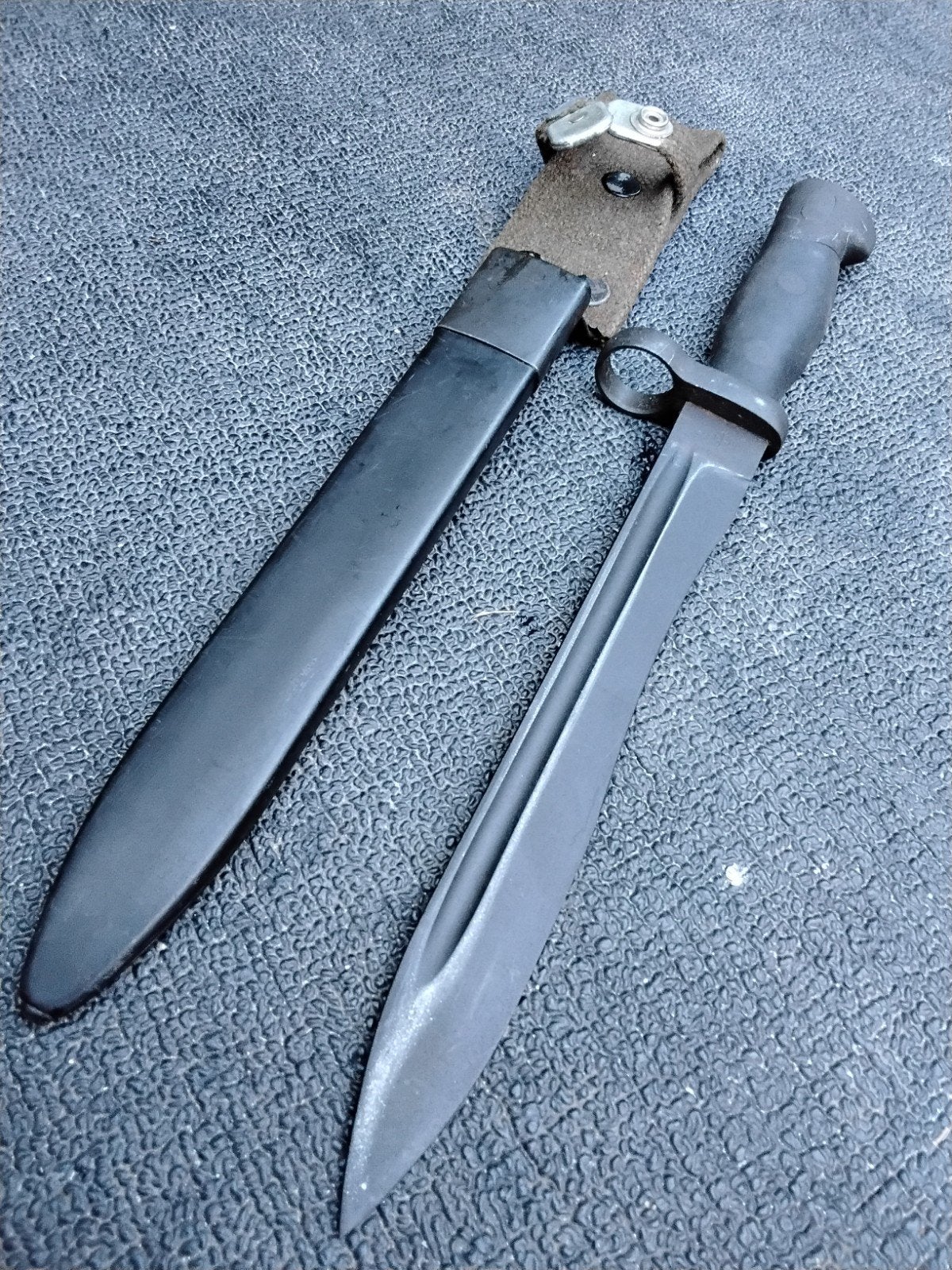 Guatemala M1964 bajonet, Spaanse export CETME., Ophalen of Verzenden, Landmacht, Overige gebieden, Mes of Dolk