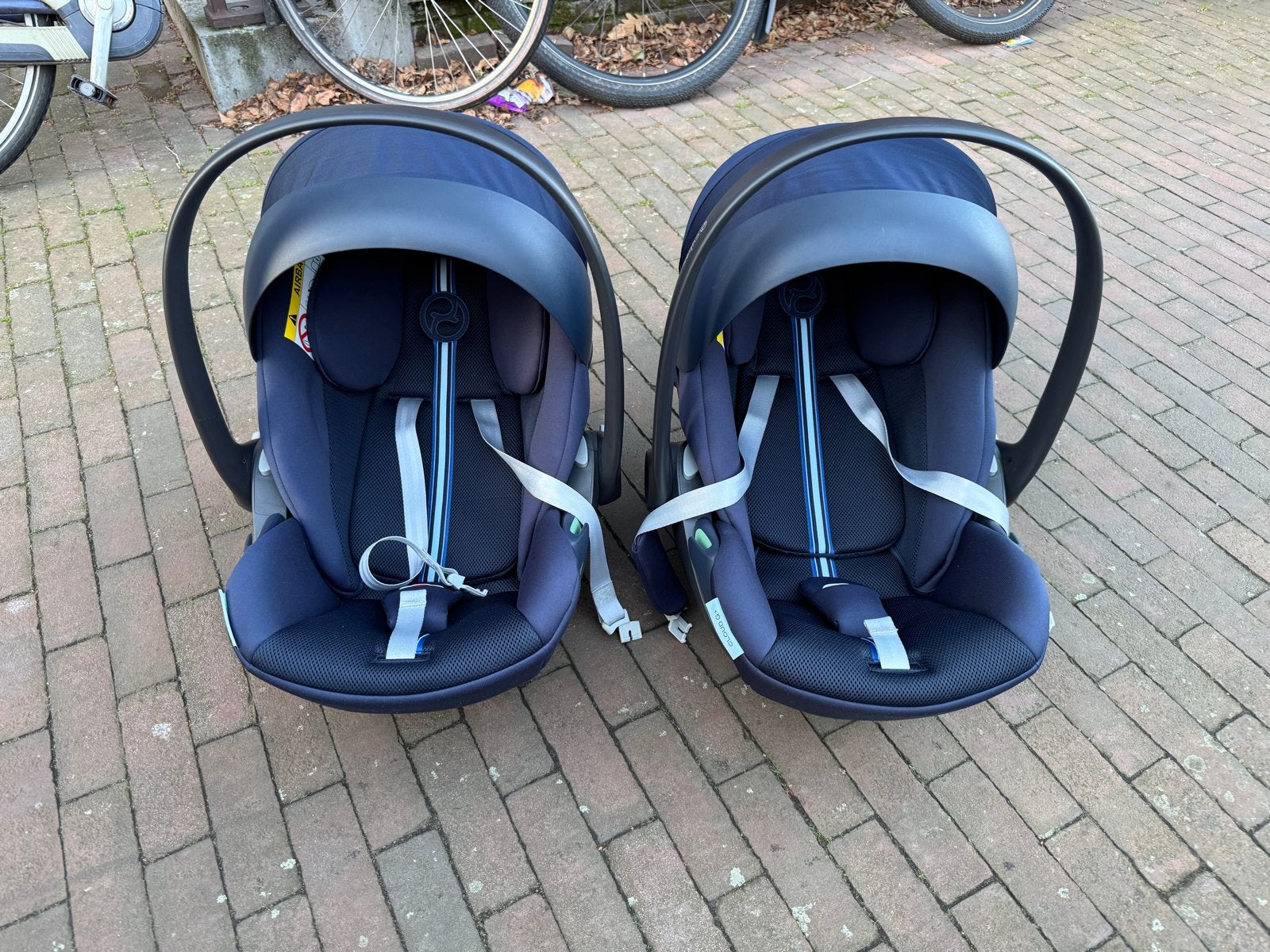 Cybex Cloud Z i-Size autostoeltjes (2 stuks), Autogordel of Isofix, Slaapstand, Zo goed als nieuw, 0 t/m 13 kg