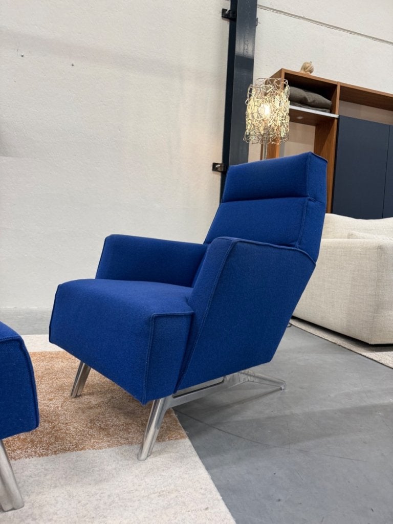 Design on Stock Solo Fauteuil met poef Blauw stof Stoel, Huis en Inrichting, Roderick Vos, Design on Stock, 75 tot 100 cm, Ophalen of Verzenden