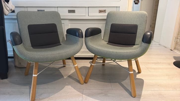 Vitra east river stoelen (T.E.A.B, Ophalen of Verzenden, Zo goed als nieuw, 50 tot 75 cm