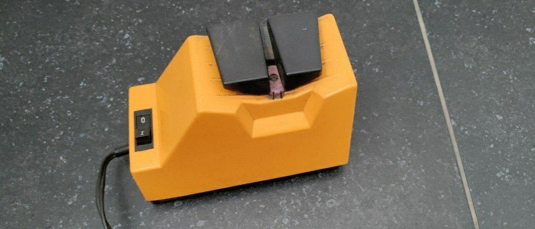 Messenslijper,1970,ORANJE,messen,RETRO,elektrisch,AF/20,mes, Kunststof, Ophalen of Verzenden, Overige merken, Oranje